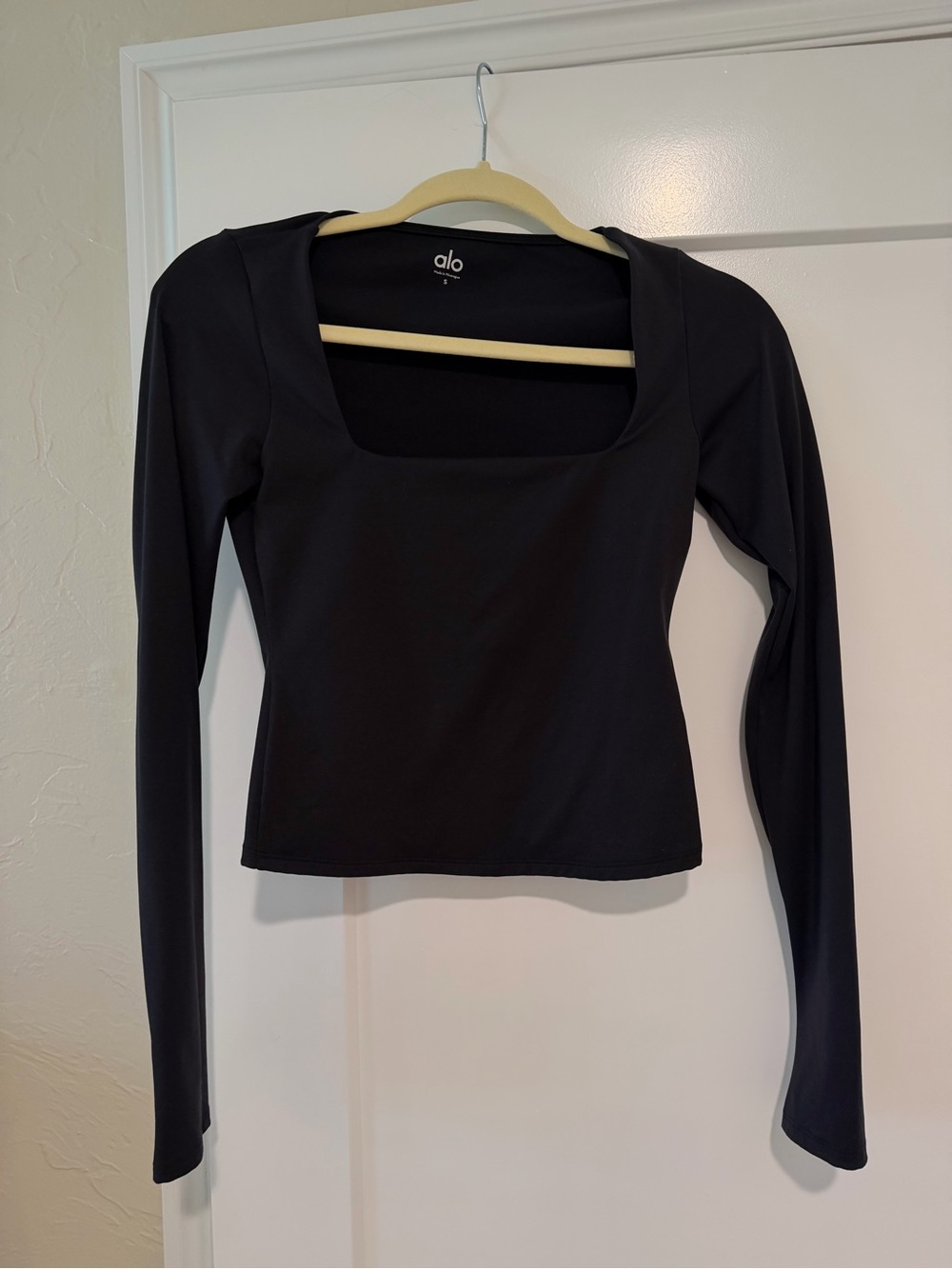 ALO Yoga Black Long-Sleeve Square Neck Top